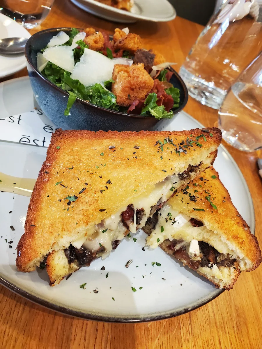 Truffle Grilled Cheese, ēst Restaurant