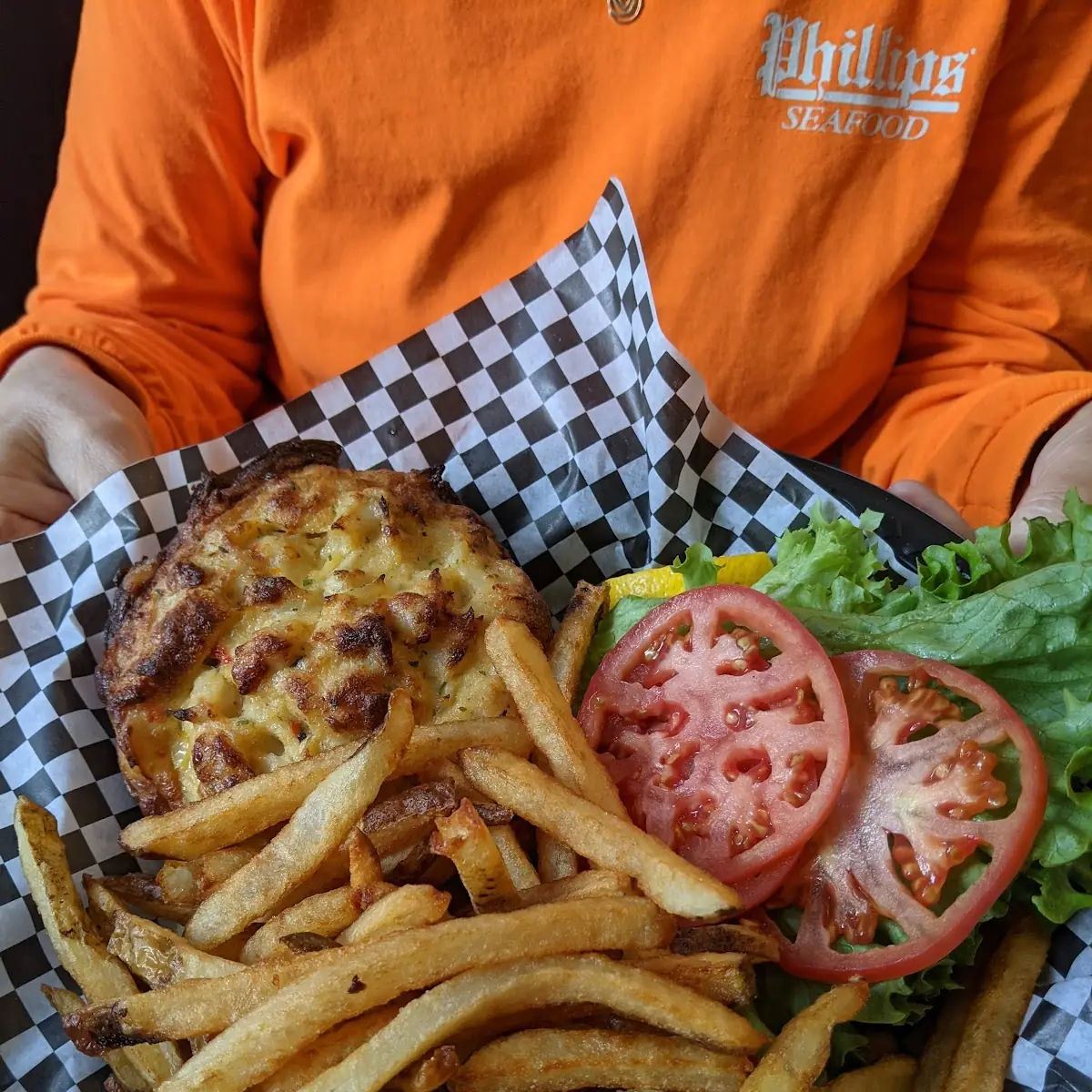 Crab Cake Sandwich w Fries