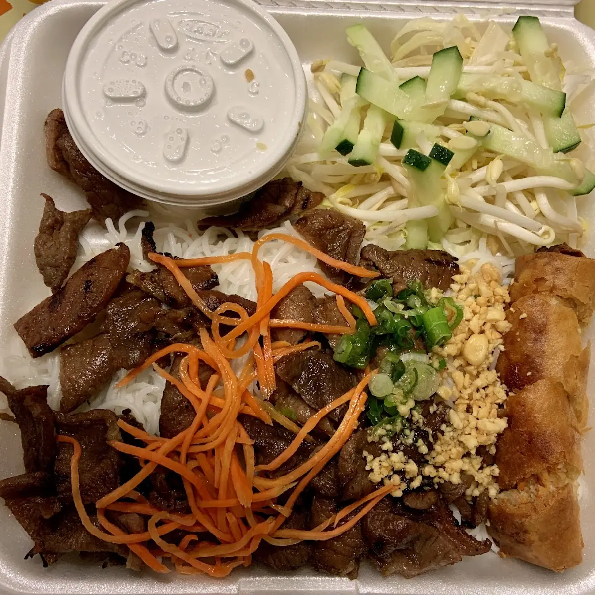 Vermicelli Grilled Pork Egg Roll