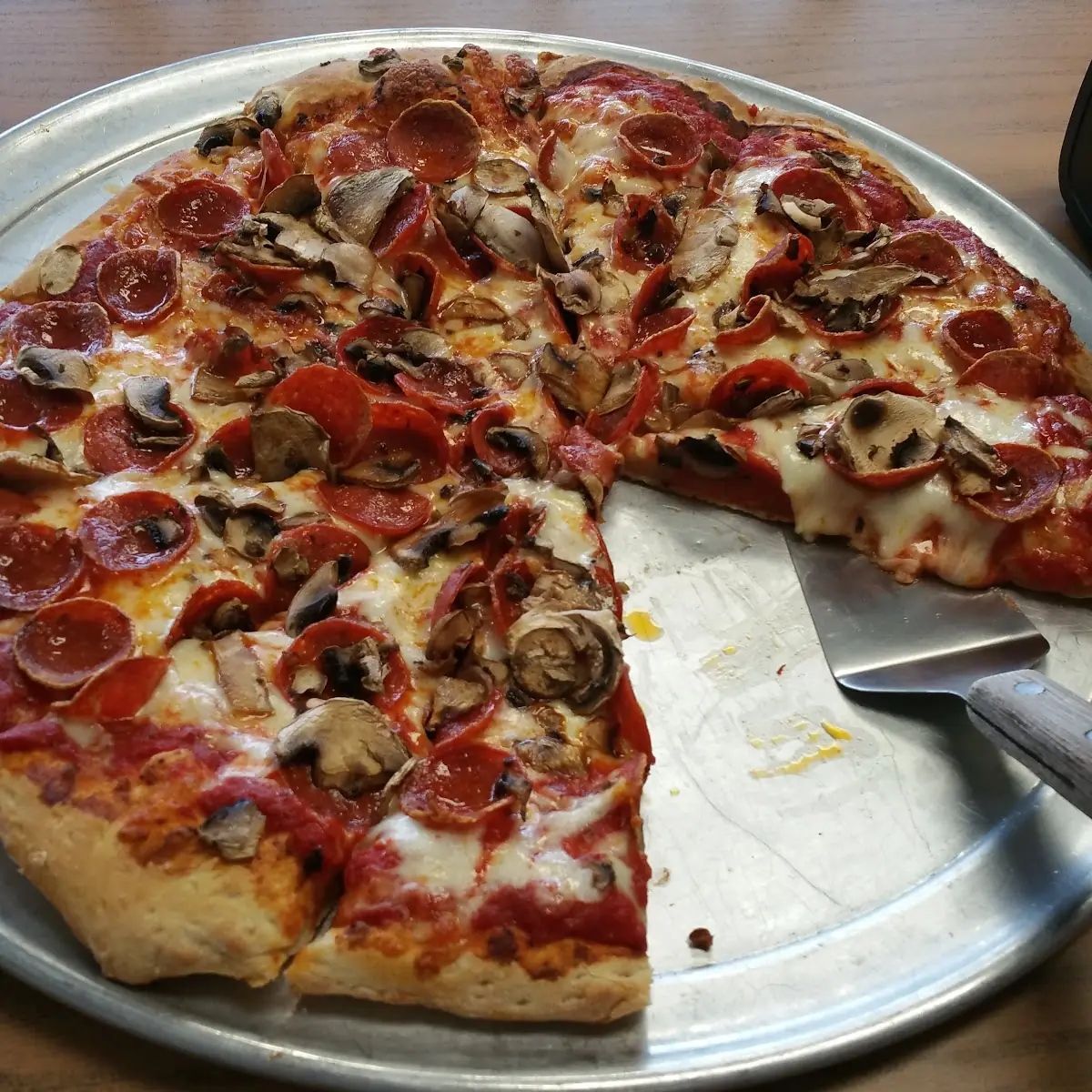 Pepperoni & Mushroom Pizza