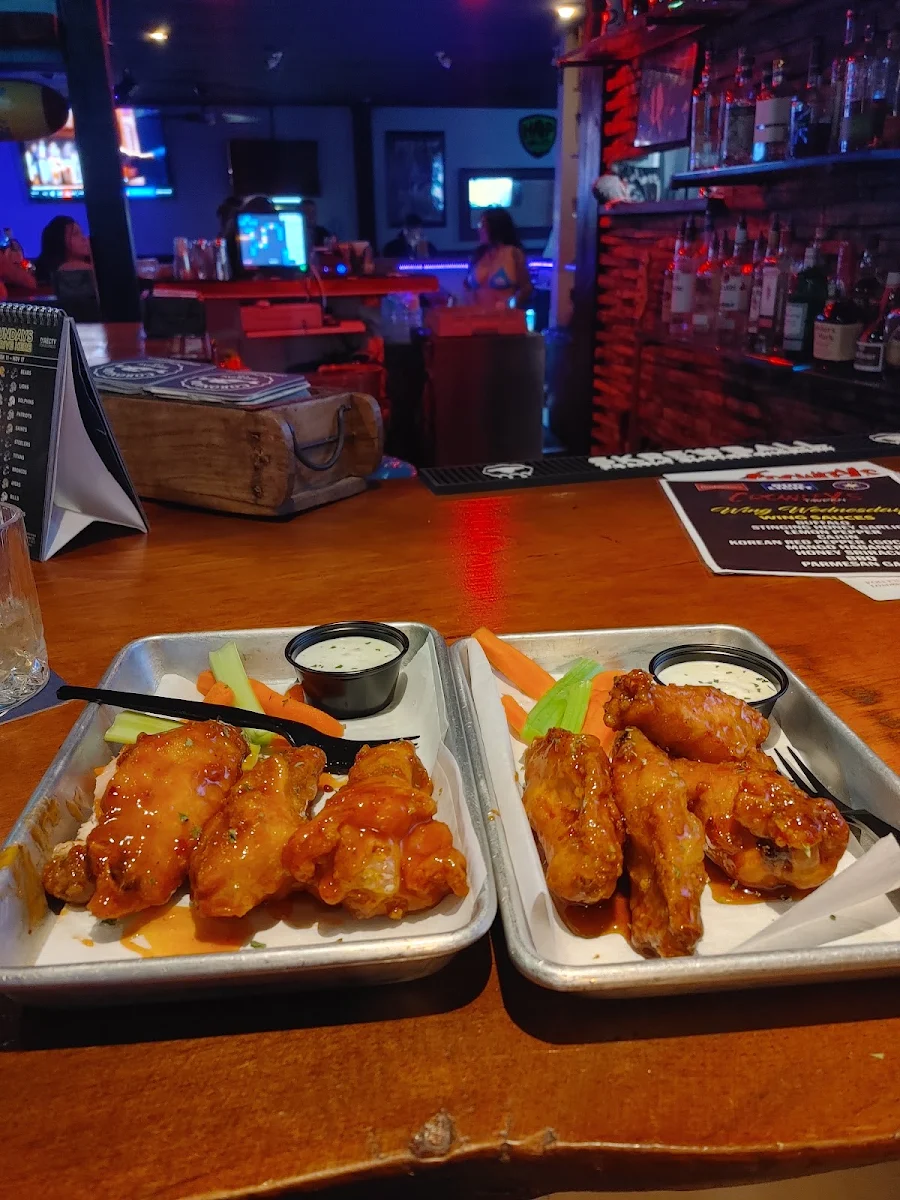 Wing Wednesday Plate