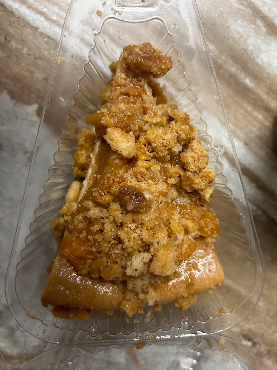 Peach Cobbler Cheesecake Slice