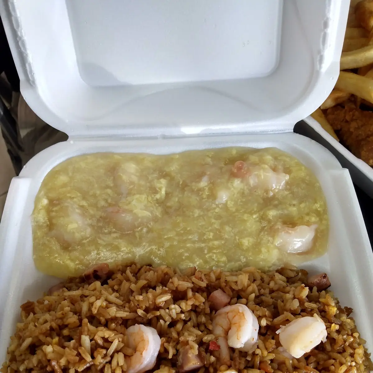 Camarones En Salsa De Langosta