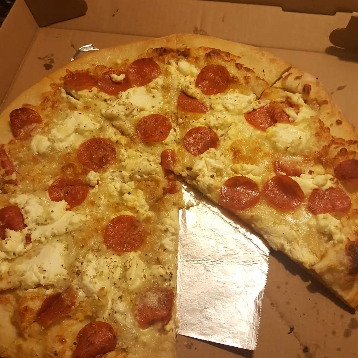 White Sauce Mozzarella Pepperoni and Ricotta