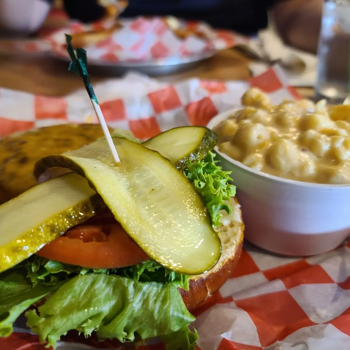 Standard Burger with Mac N Cheese