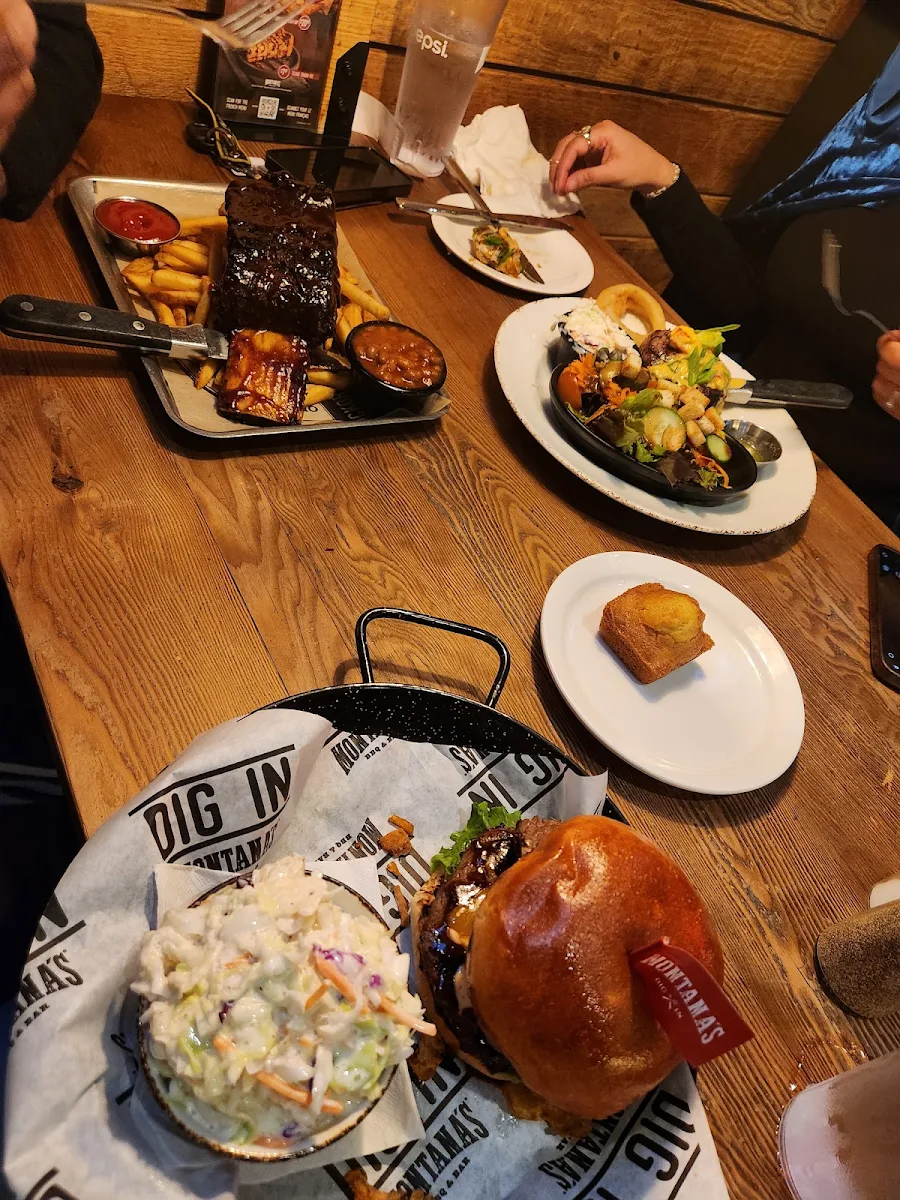 Brisket Burger, Montana’s BBQ & Bar