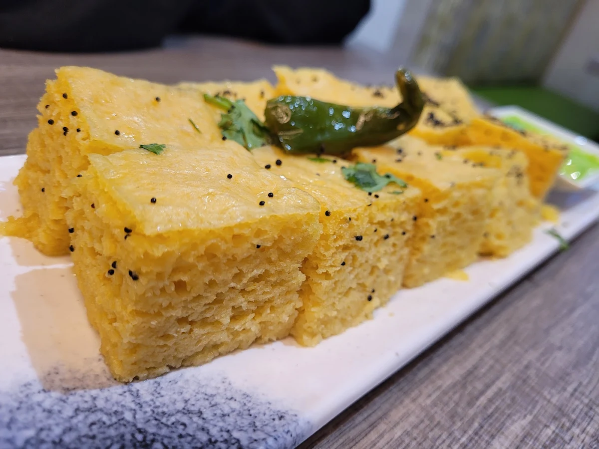 Dhokla 1 Lb, Rajdhani Sweets & Restaurant (Brantford)