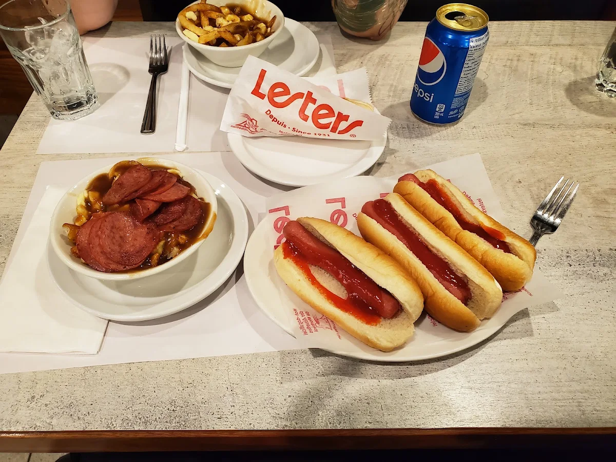 Hot Dog Et Poutine Peperoni