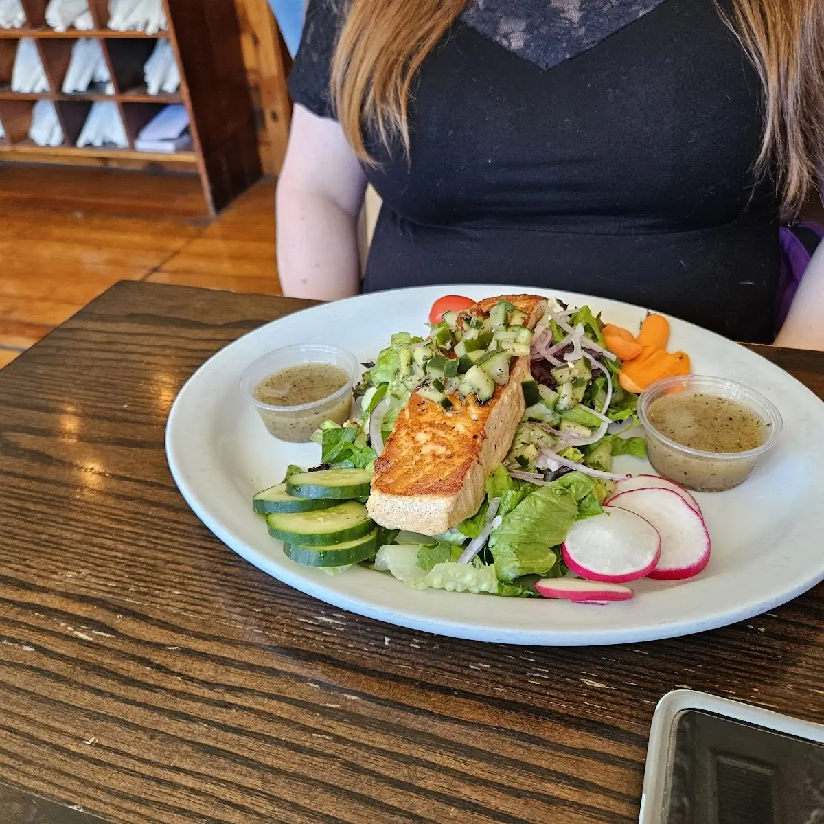 Grilled Salmon Salad