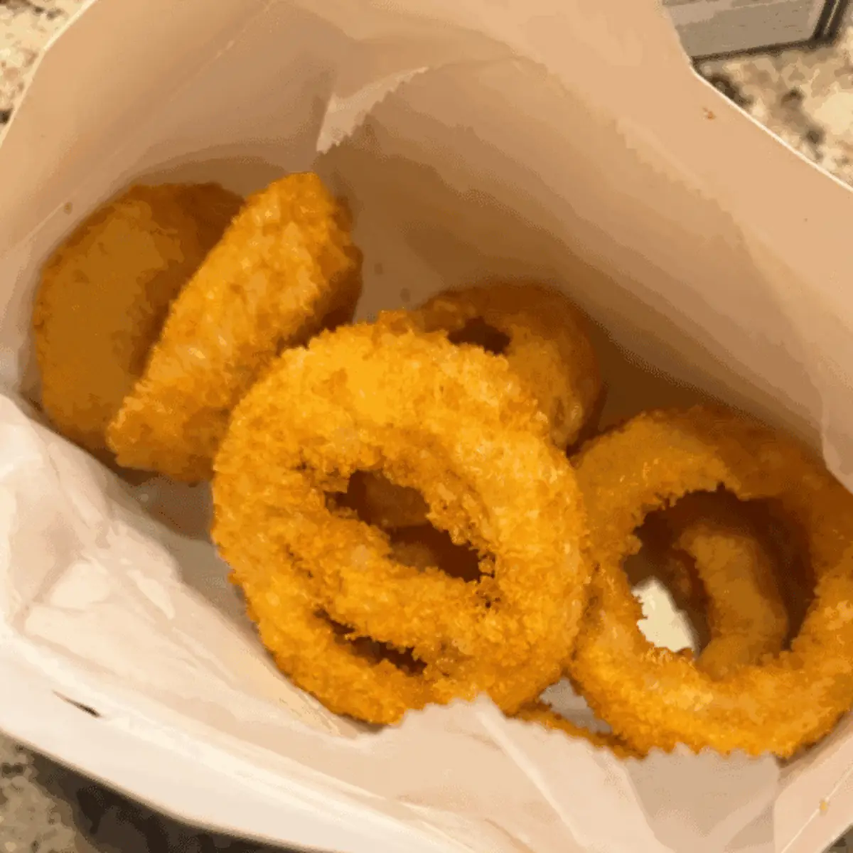 Crispy Onion Rings with Cheese Sauce