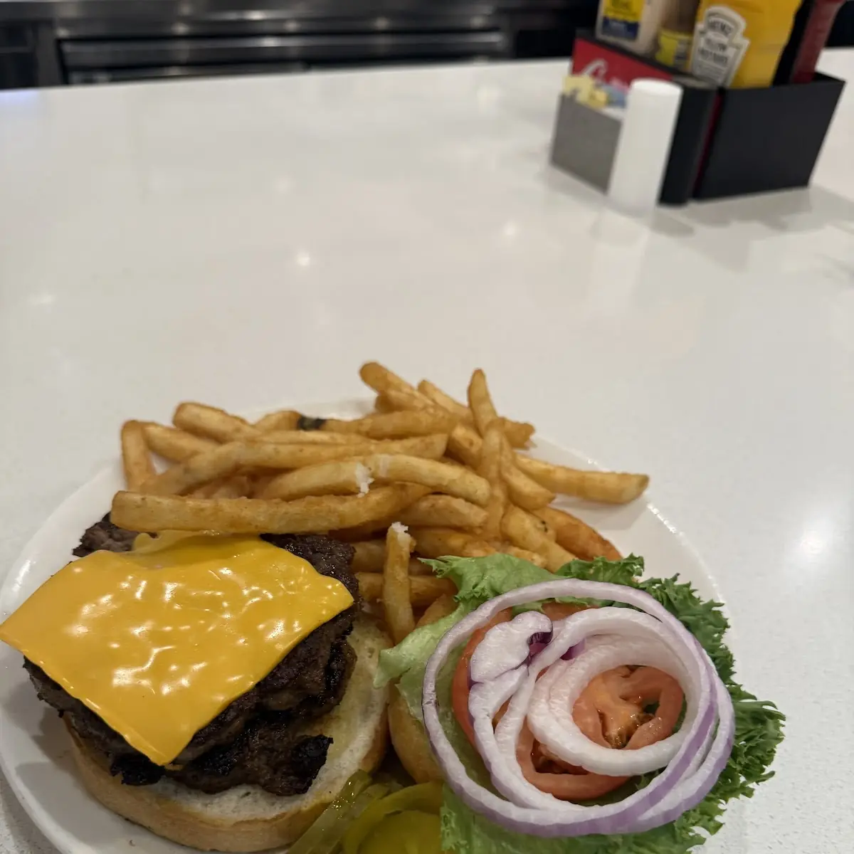 Cheeseburger with Crispy French Fries