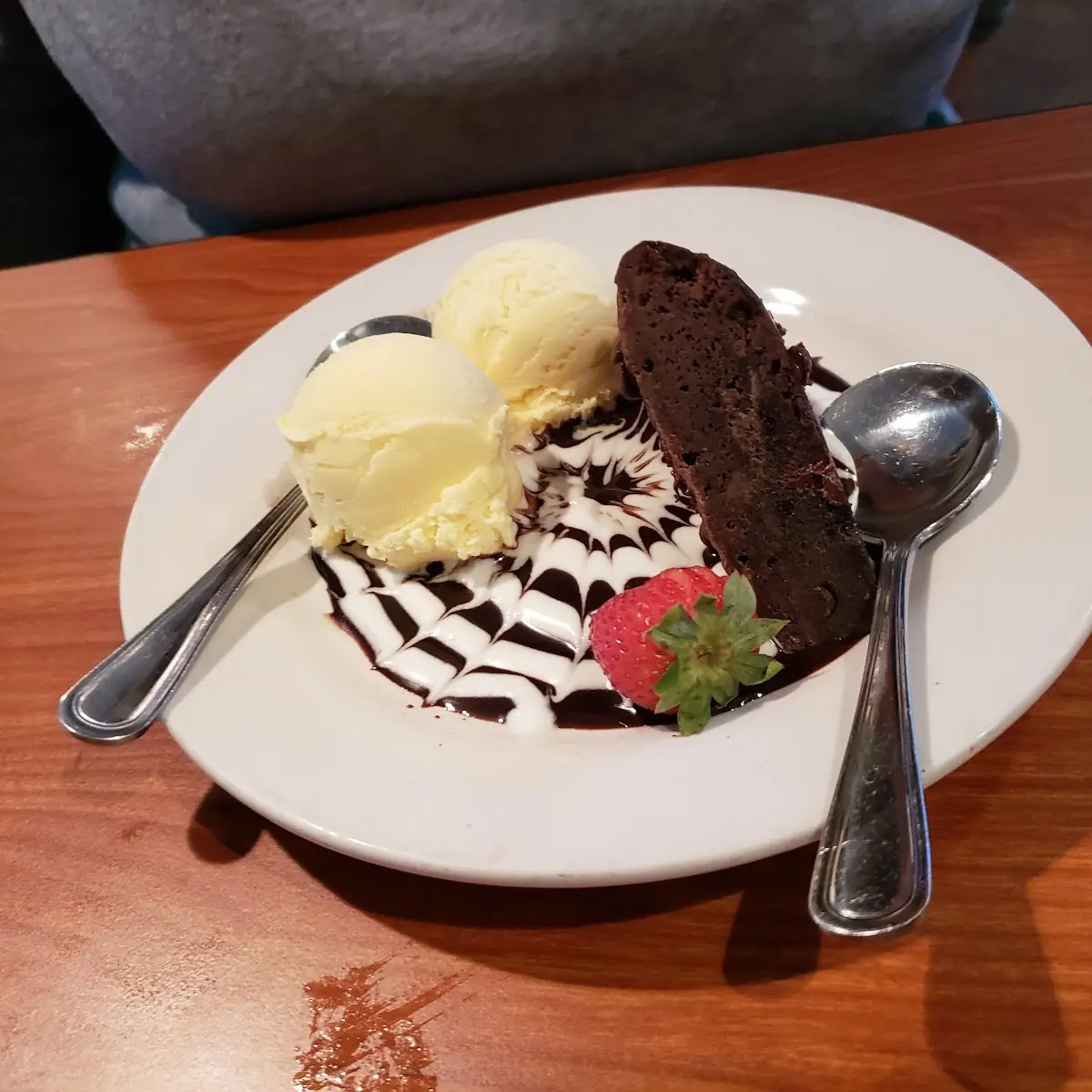 Hot Fudge Brownie Sundae