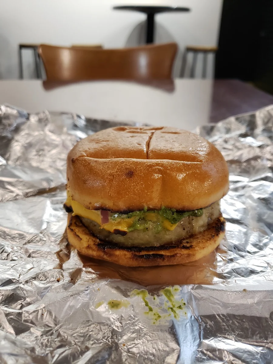 Malai Chicken Tikka Burger