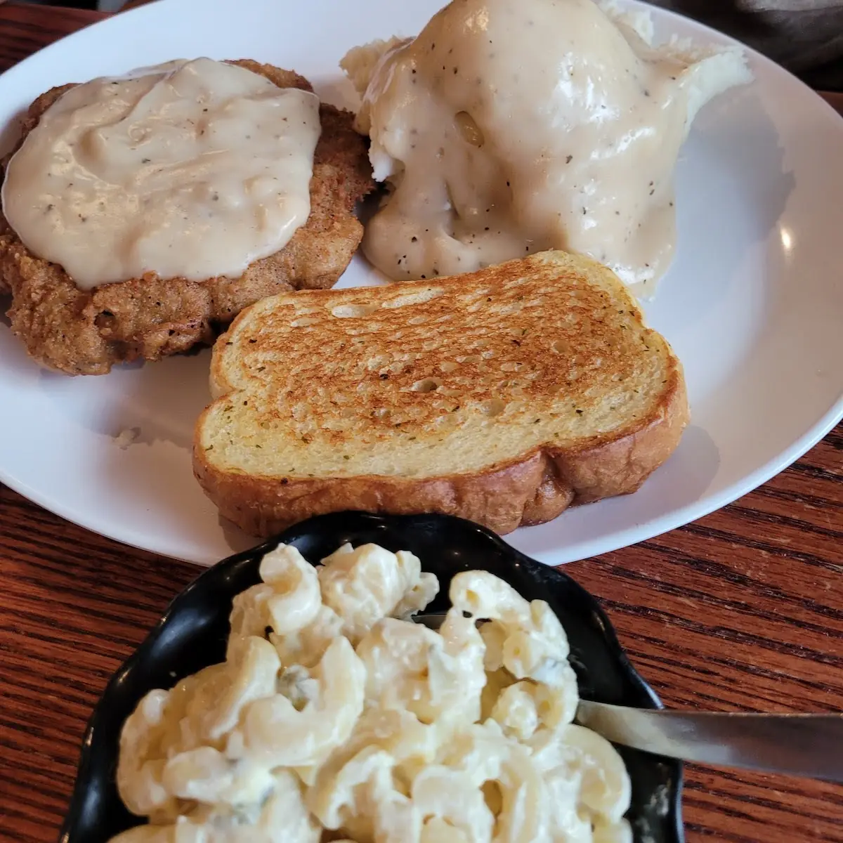 Country Fried Steak with Mashed Potatoes and Garlic Toast