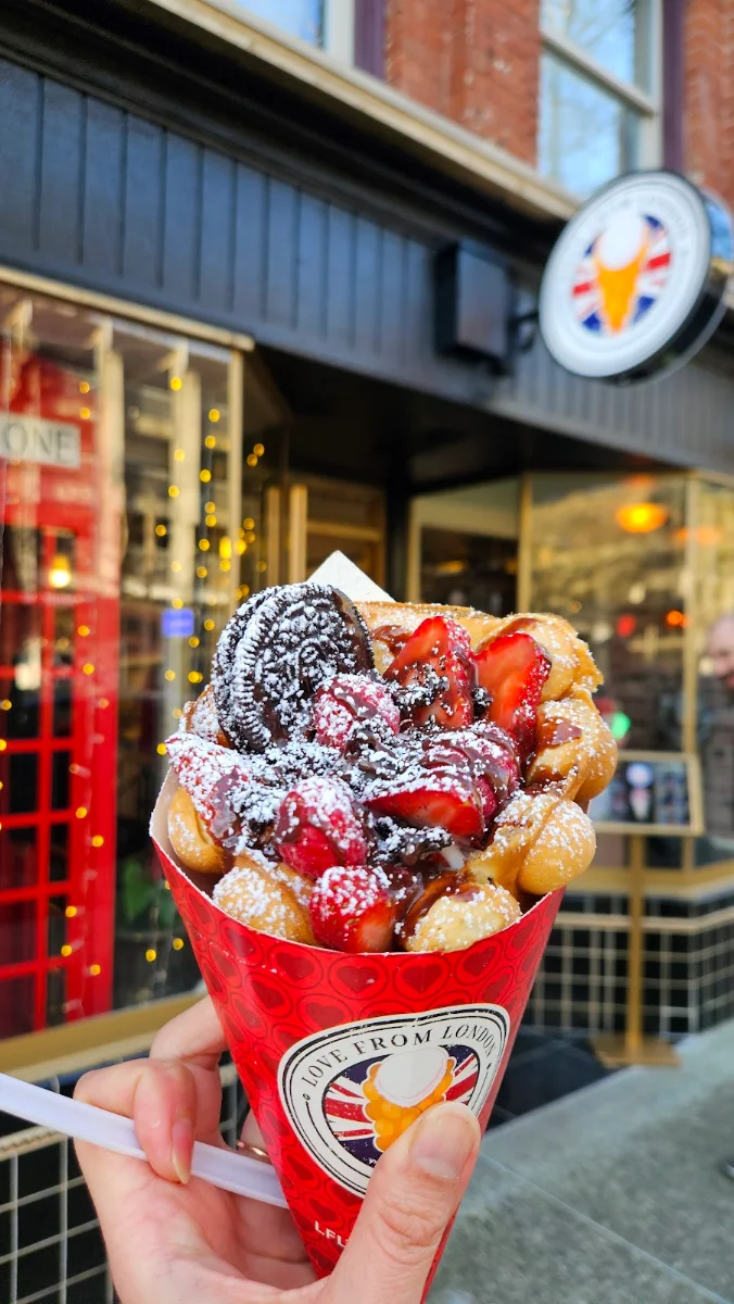 Bubble Waffles with Strawberries