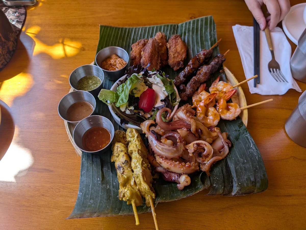 Meat Lover Plater, RENS Cafe & Bistro Thai Contemporary