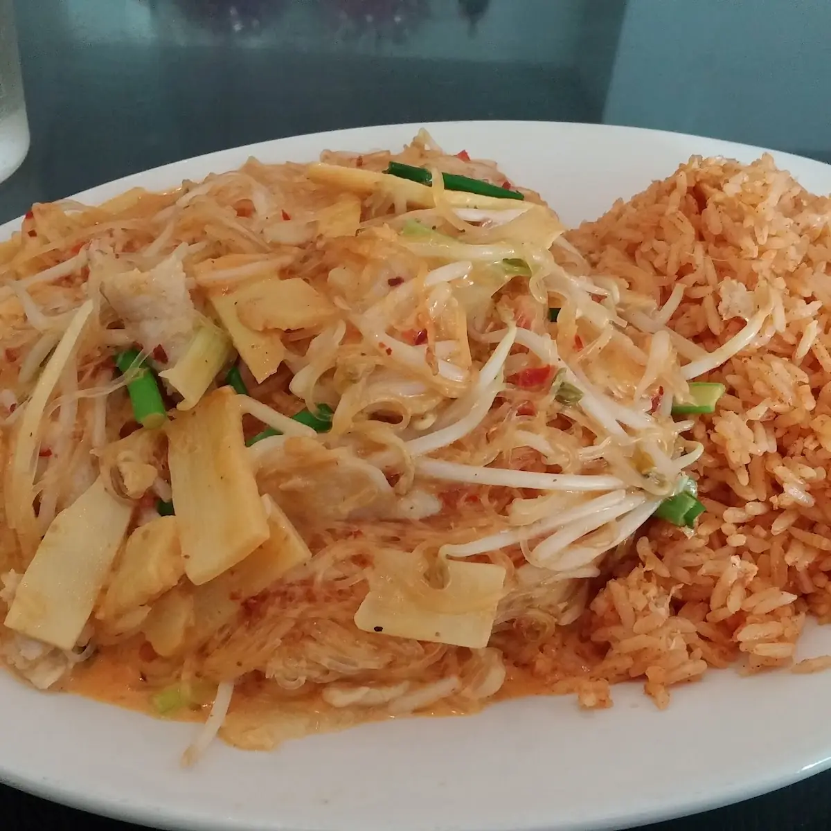 Ni Pad Thai