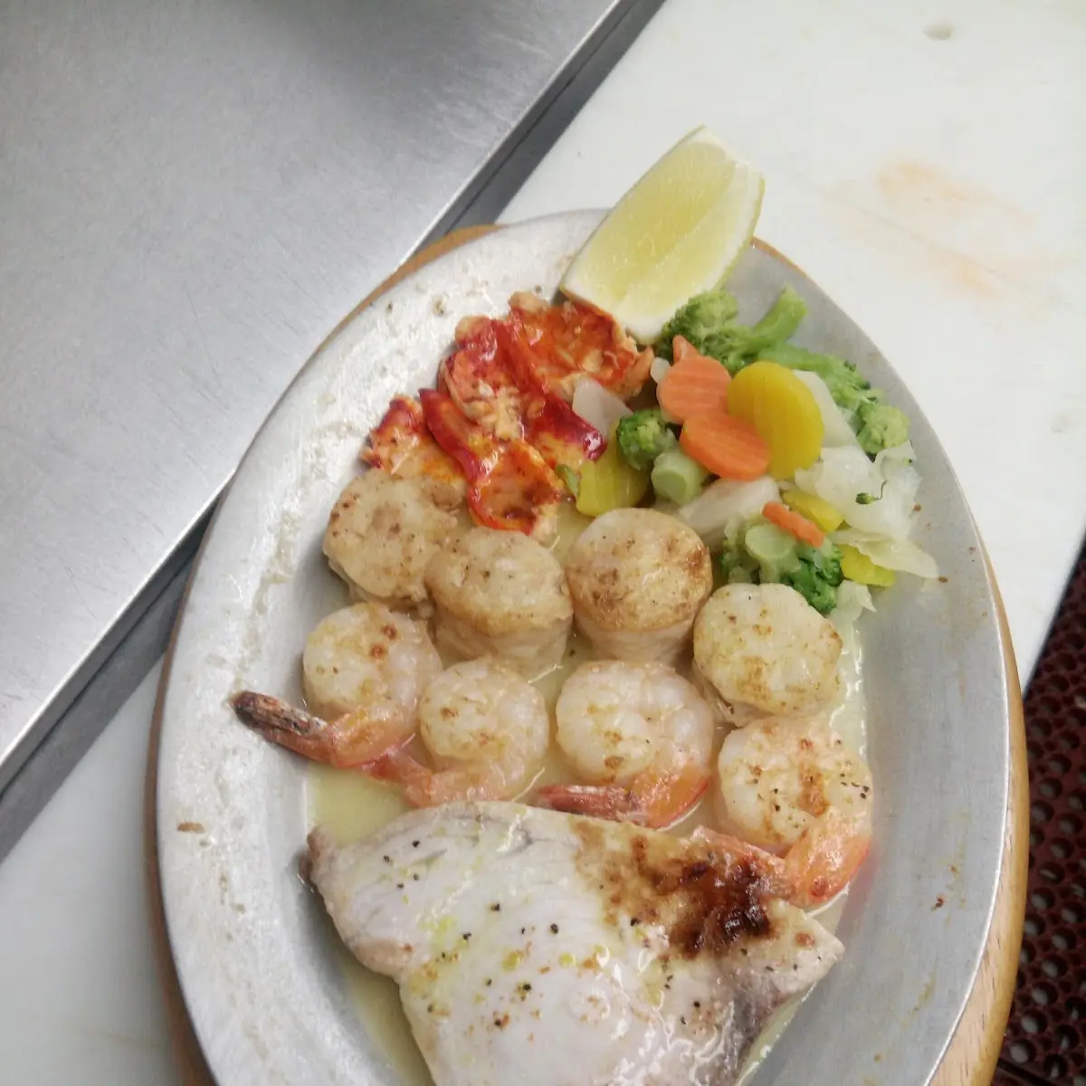 Broiled Seafood Platter