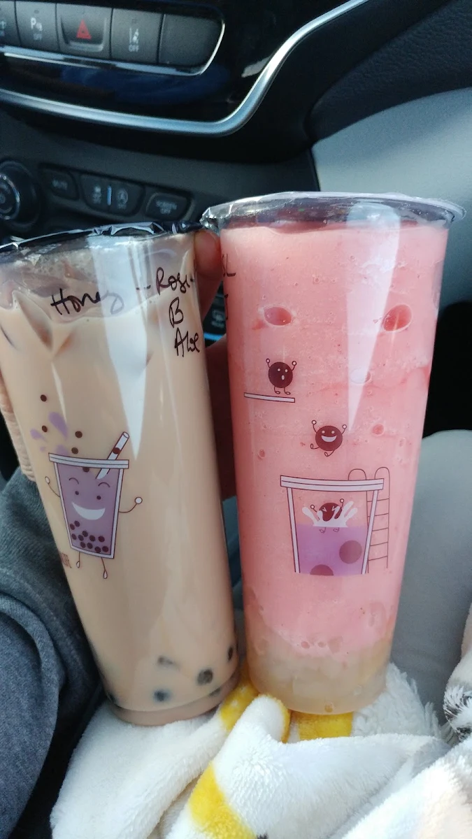 Large Strawberry Slush with Lychee Jelly