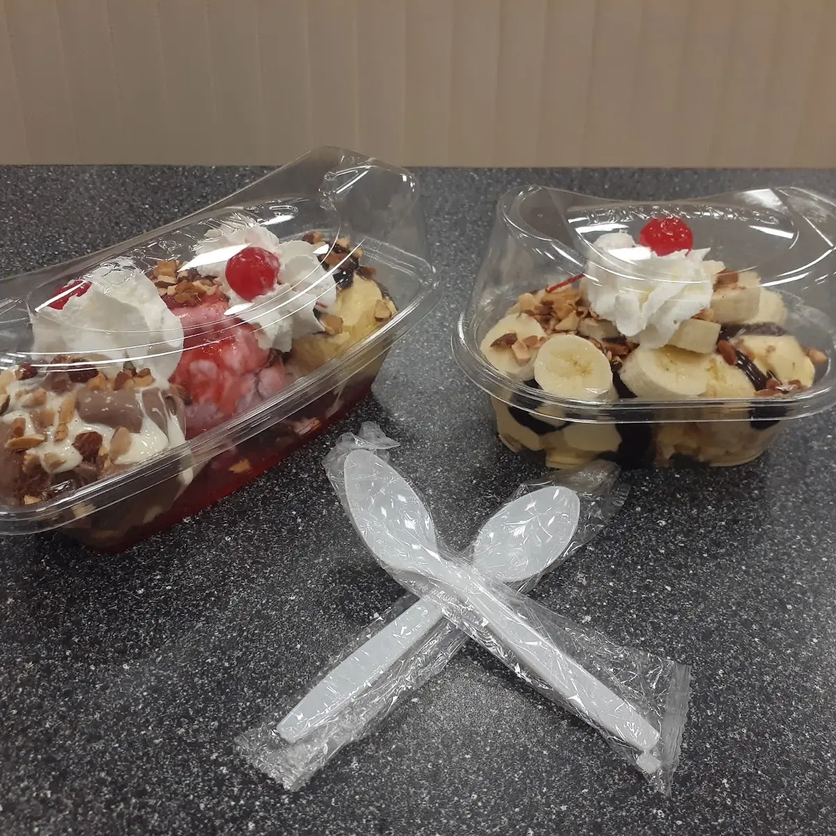 Banana Split & Banana Fudge Sundae