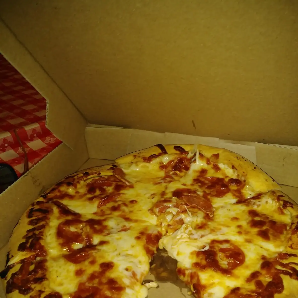Med Pepperoni Pizza