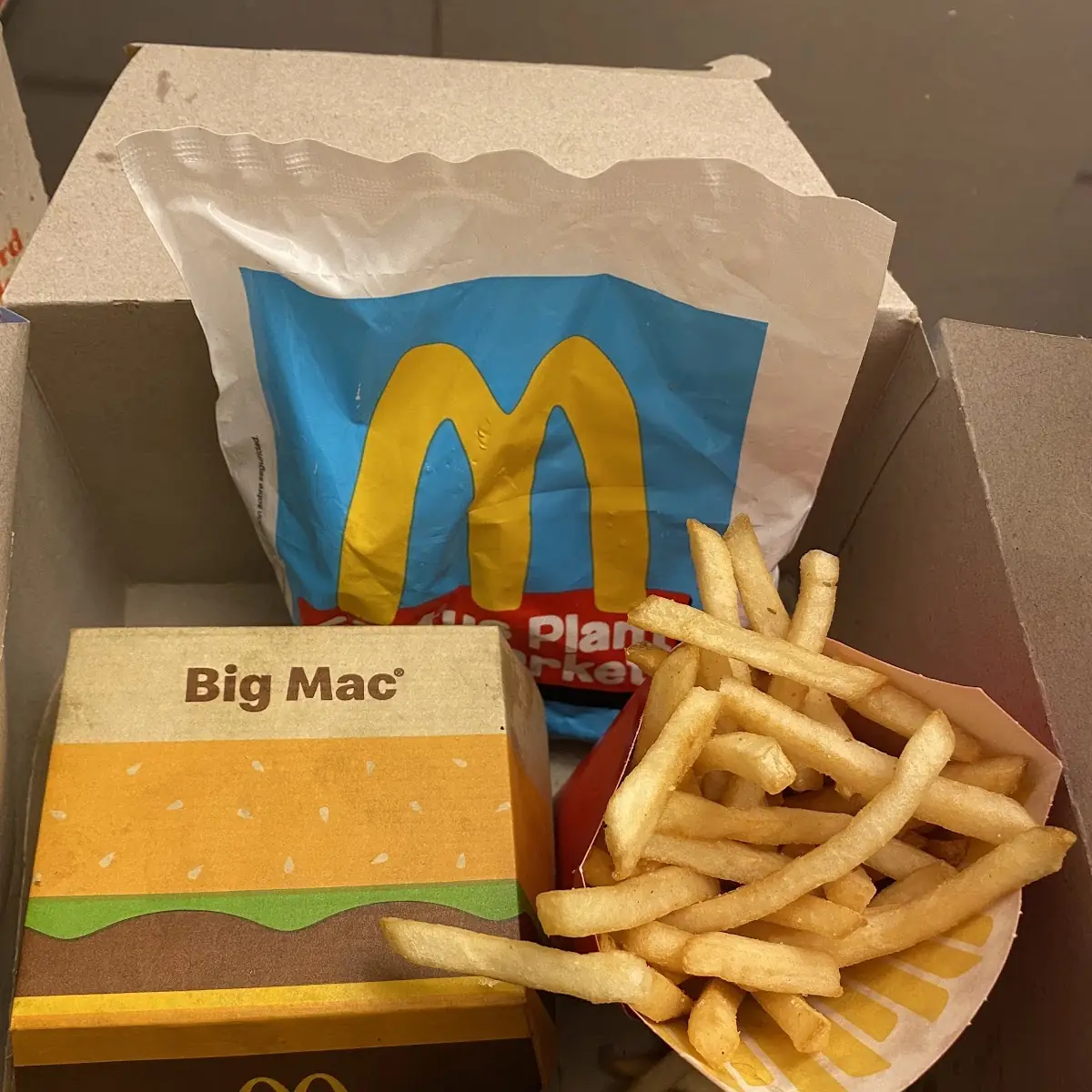 20 PC Spicy Mcnuggets and 2 Medium Fry