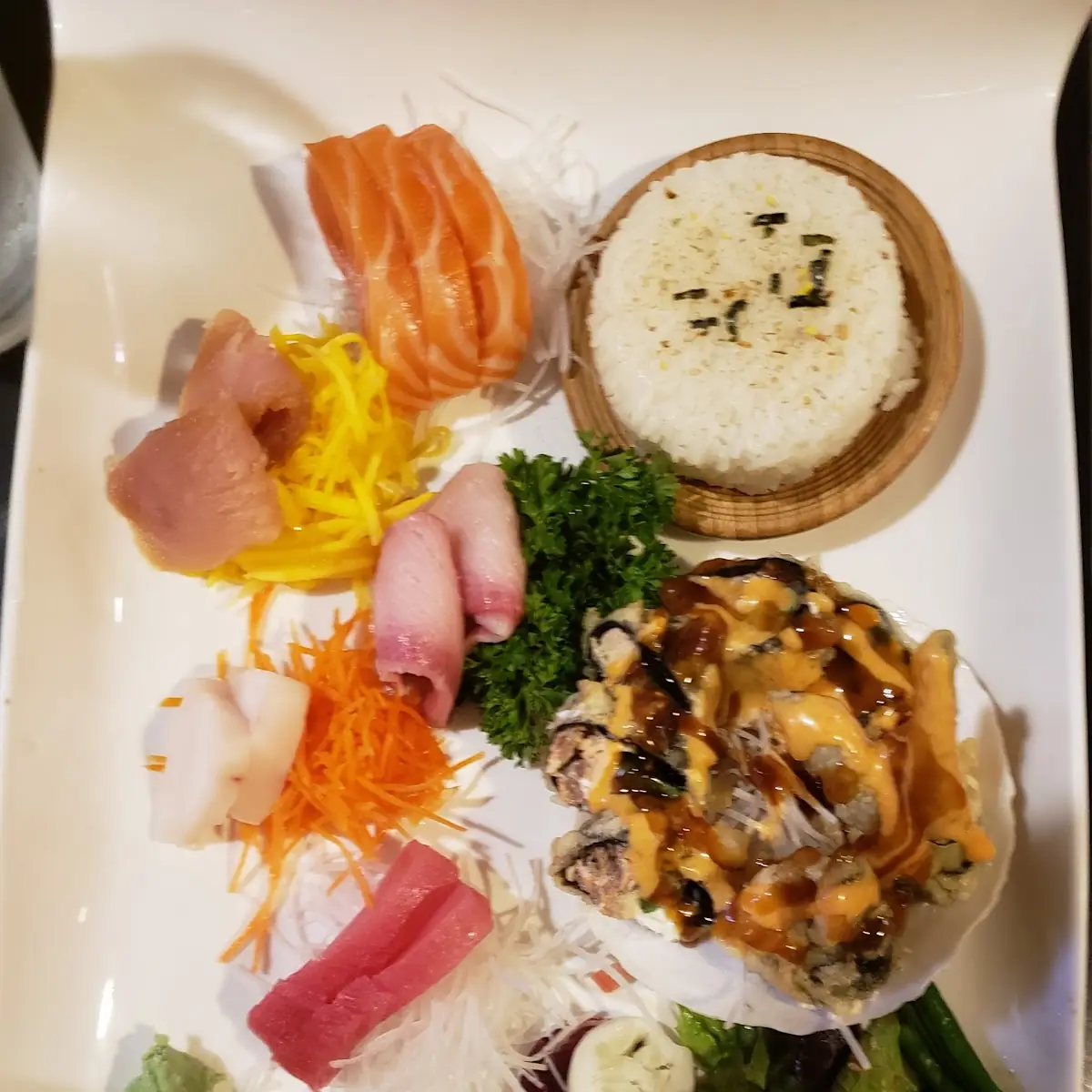 Sashimi Appetizer (7 Pieces)
