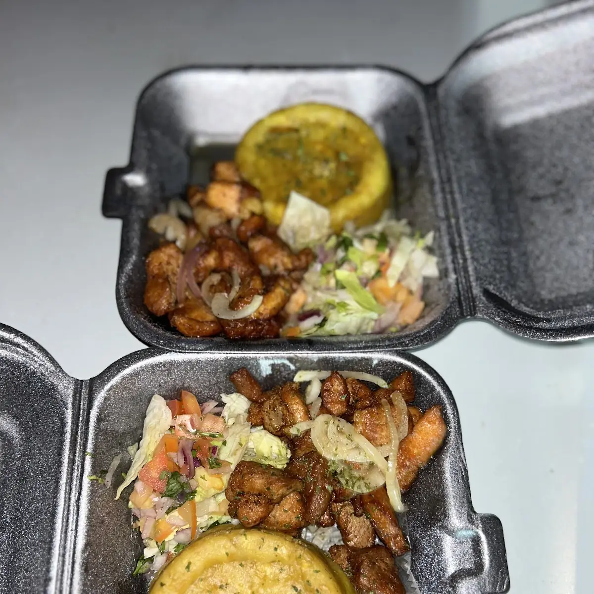 Mofongo Carne Frita Y Ensalada