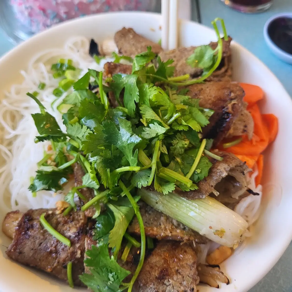 Bún Bò Nướng Hành
