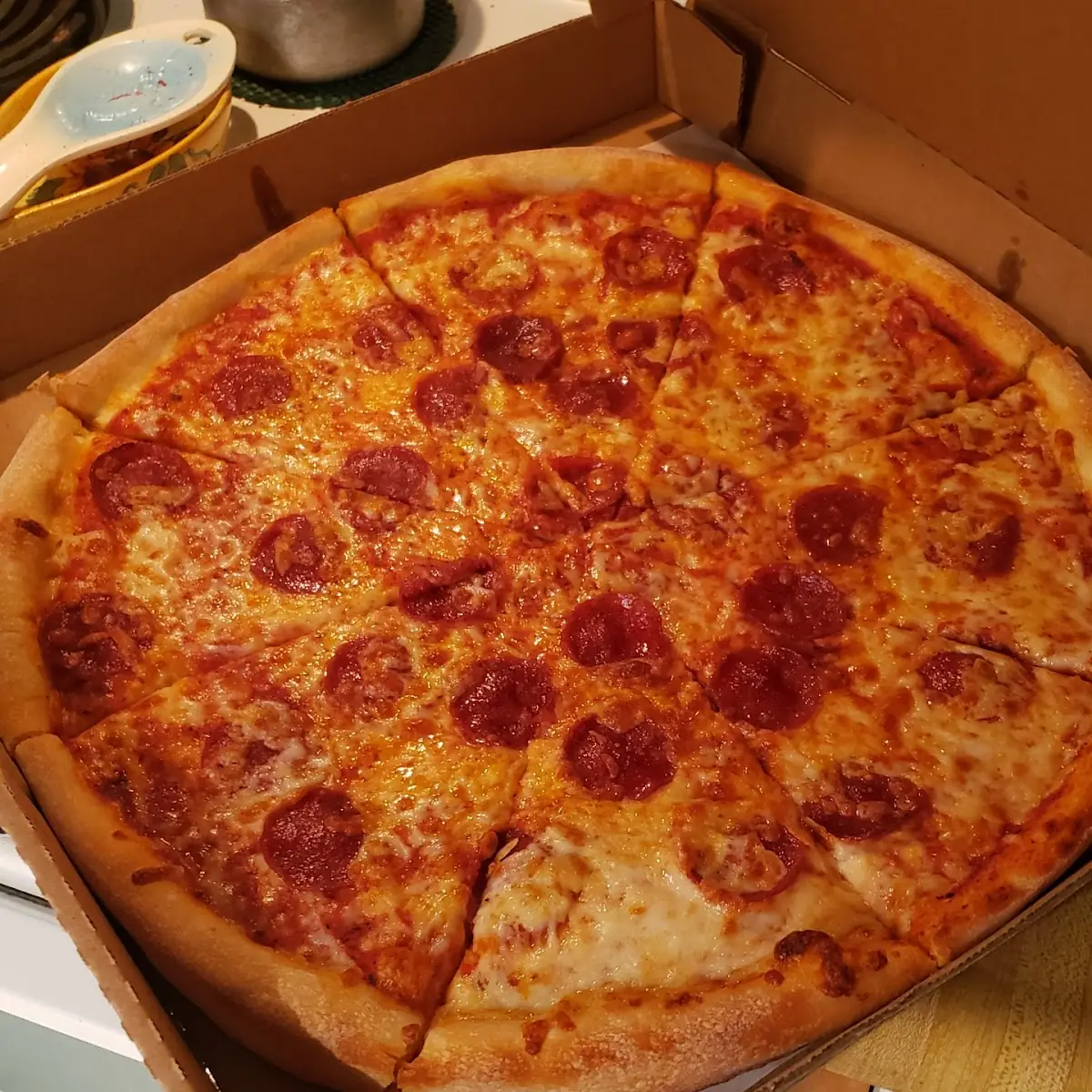 Large Pepperoni Pizza