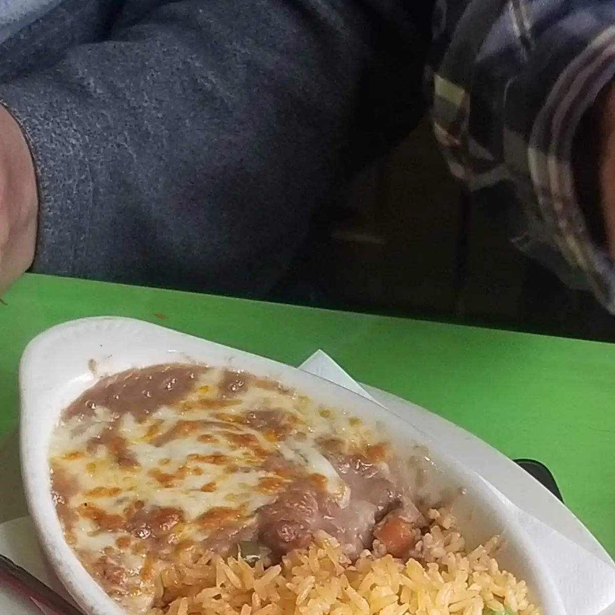 Arroz Con Frijoles Refritos Y Queso