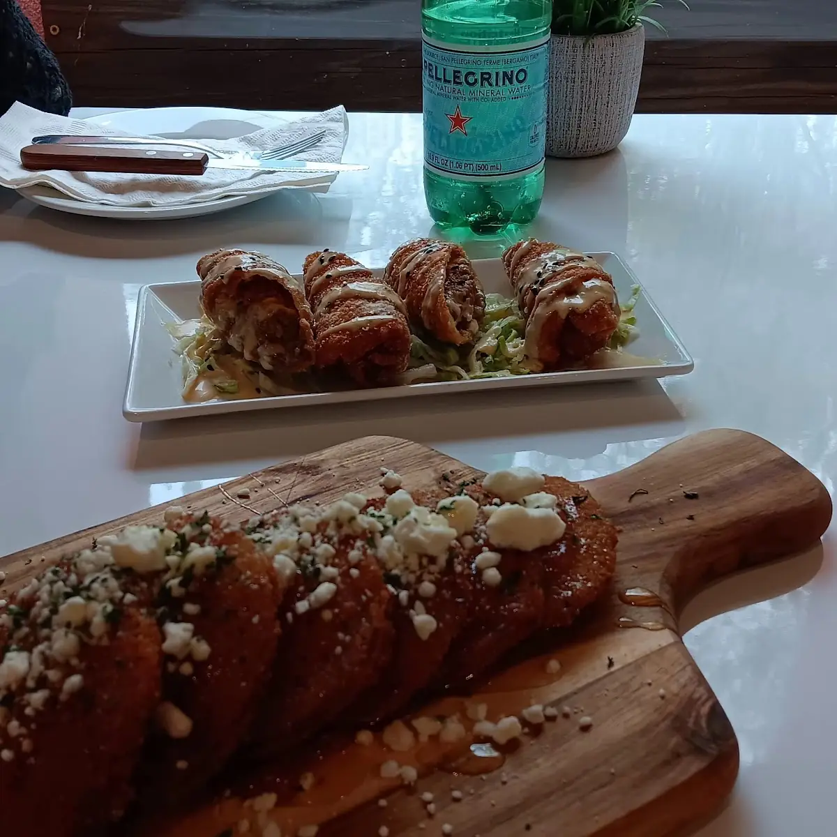 Cheeseburger Egg Rolls and Fried Green Tomatoes