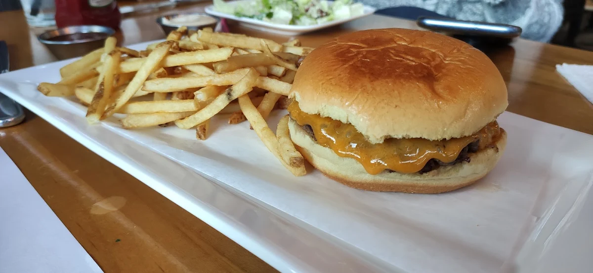 Cheese Burger, The King's Landing Bar & Grill