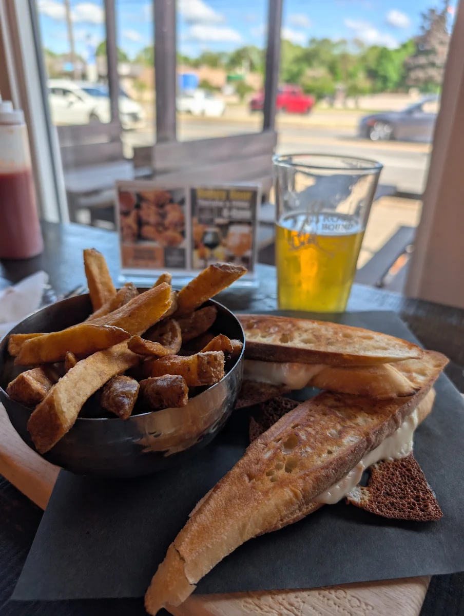 Highlights, Roof Hound Brewing Co.
