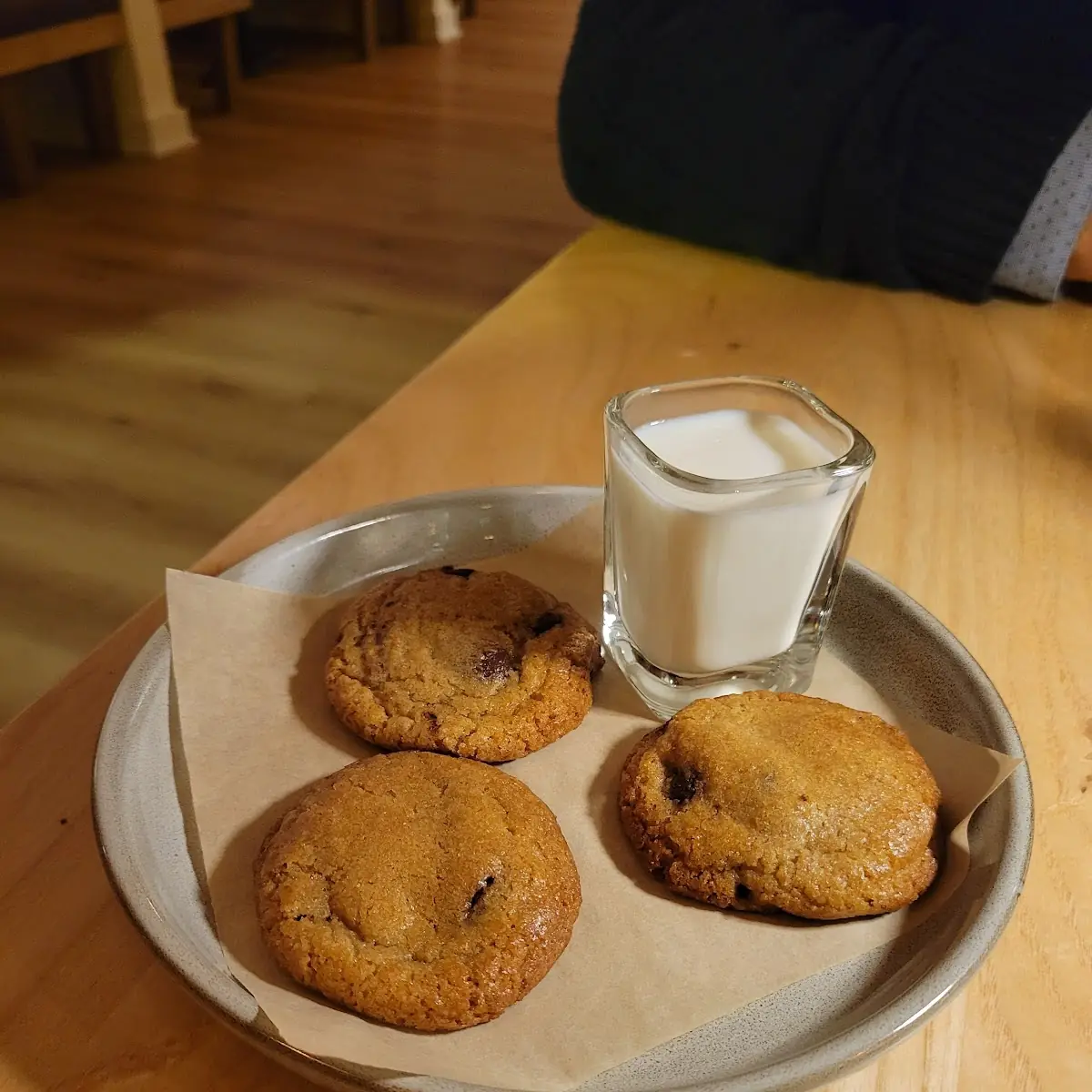 Warm Chocolate Chip Cookies