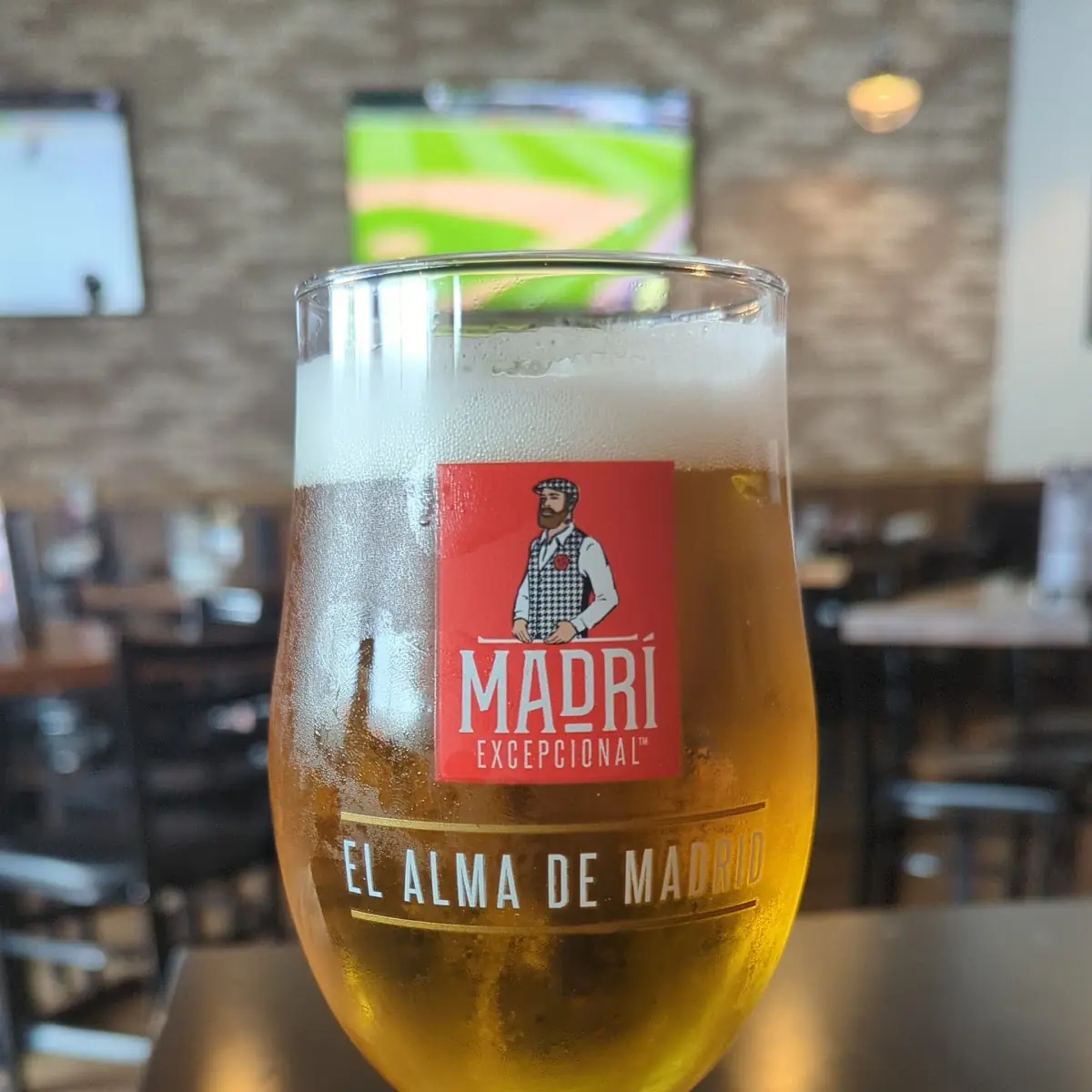 Bière Madri, Chuck's Roadhouse Bar and Grill
