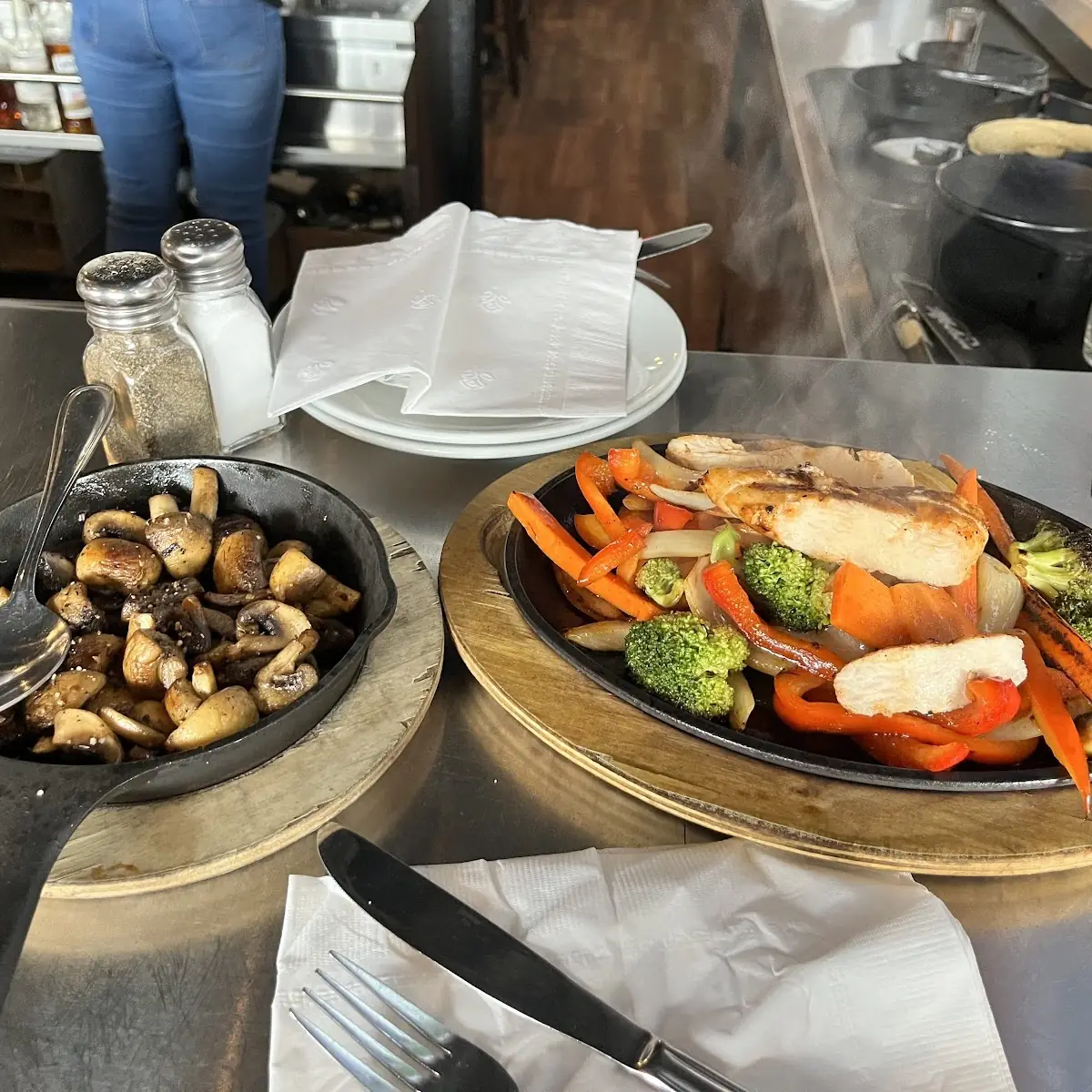 Highlights, Chuck's Roadhouse Bar and Grill