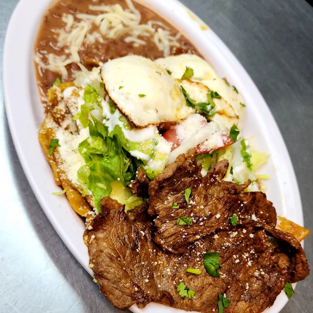 Chilaquiles Verdes Con Carne