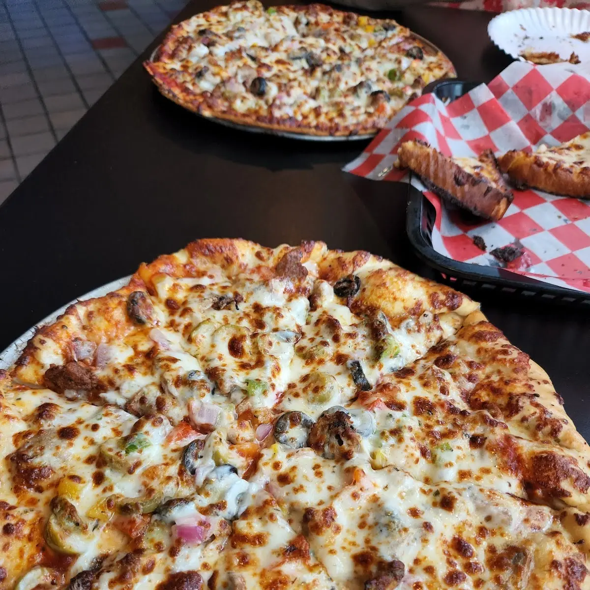 12 Hand Tossed Supreme Pizza