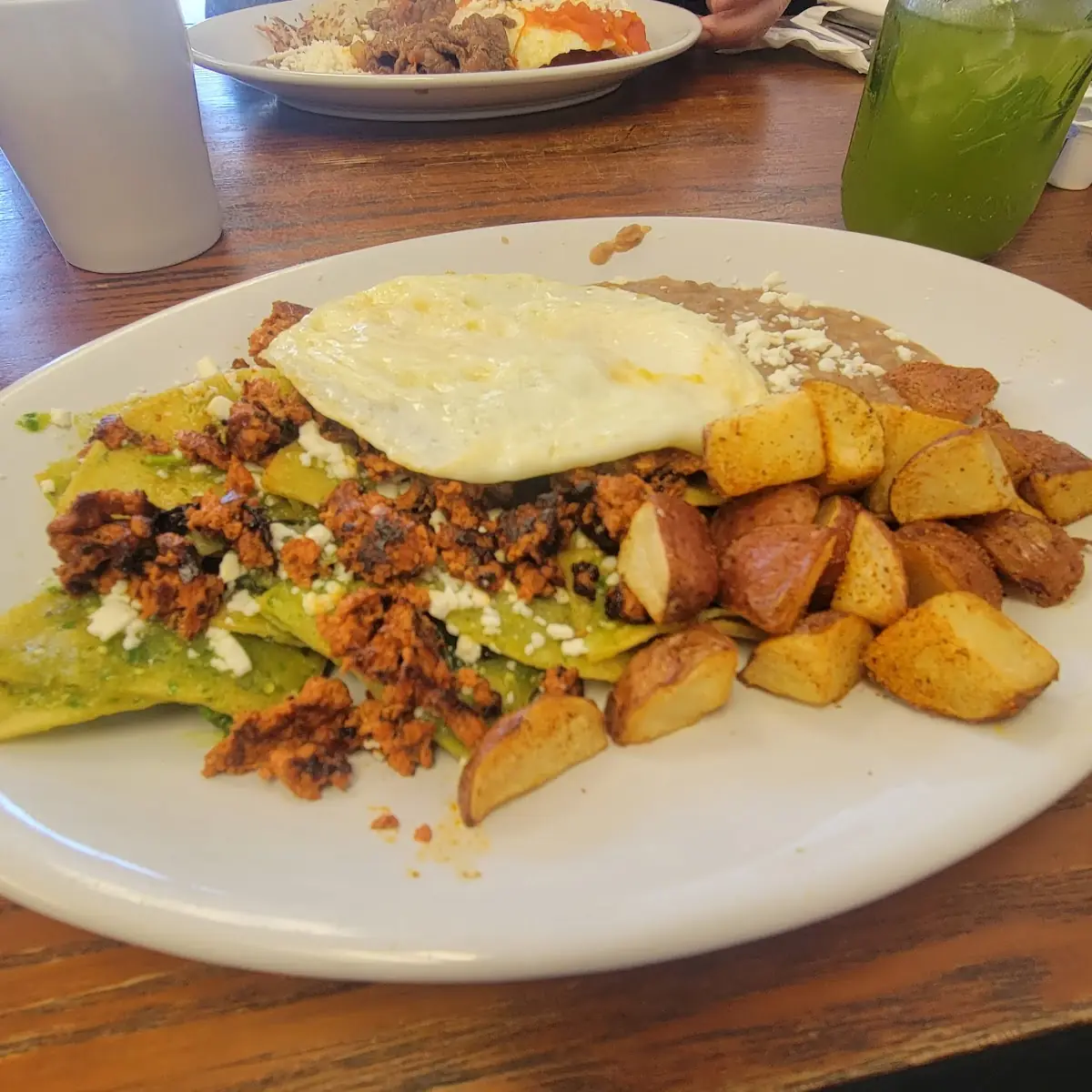 Chilaquiles Verdes Con Chorizo