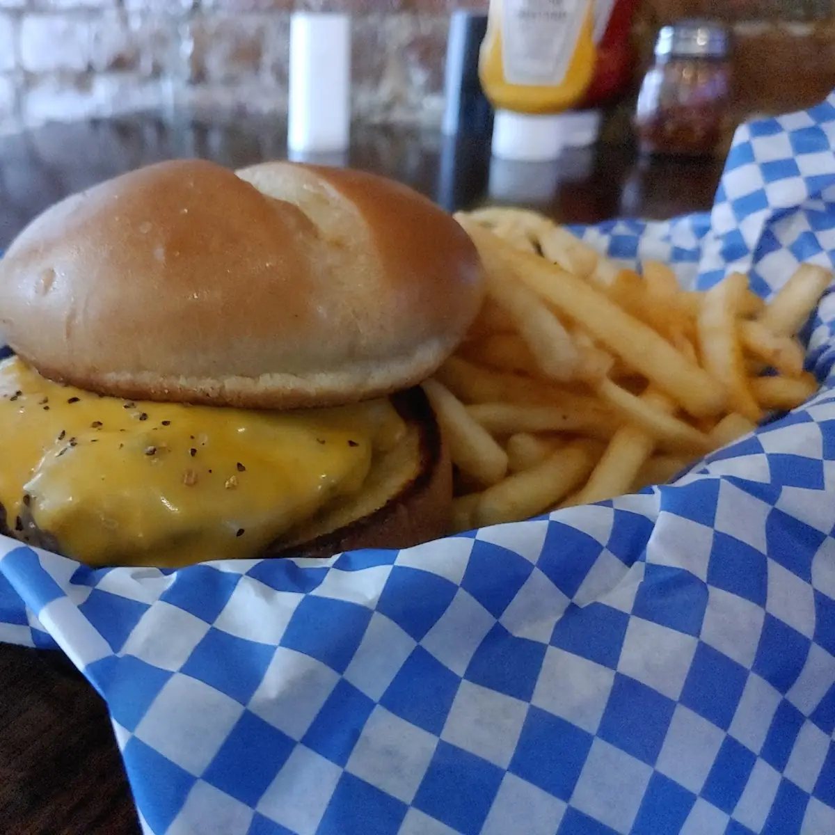 Kids' Cheeseburger