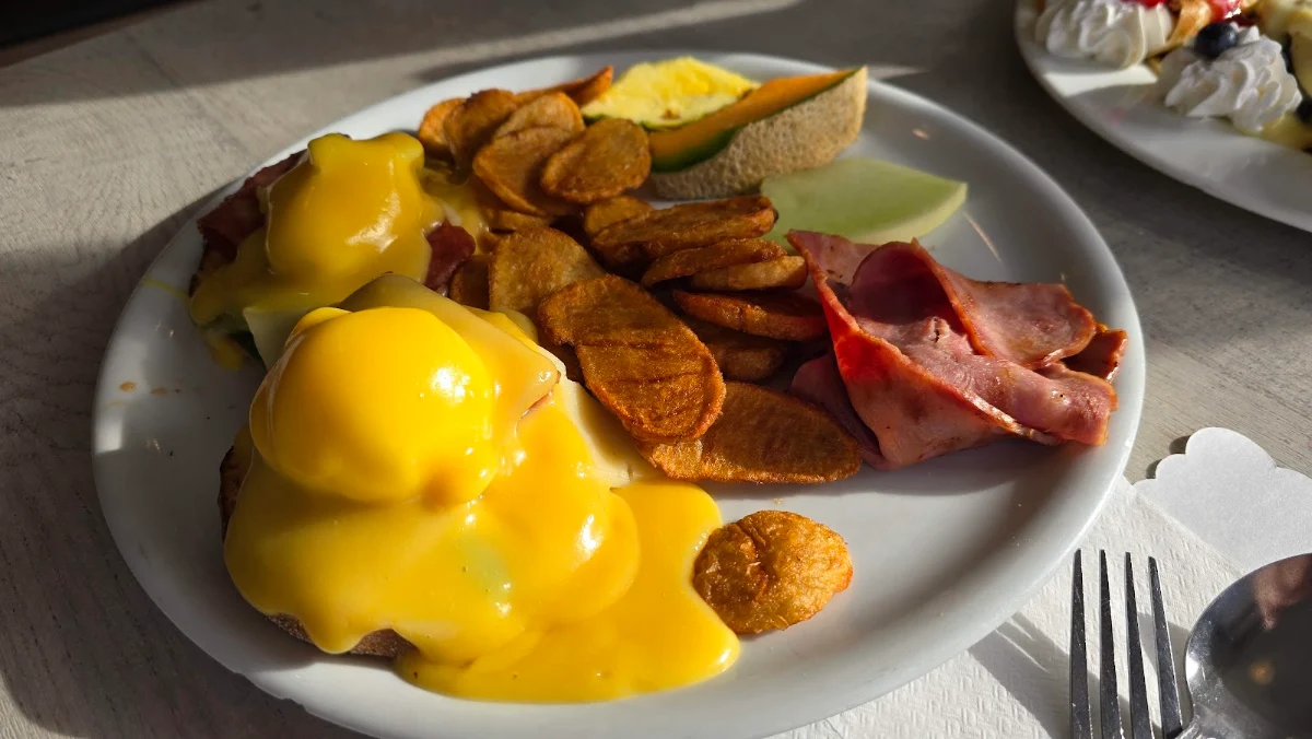 Eggs Benedict