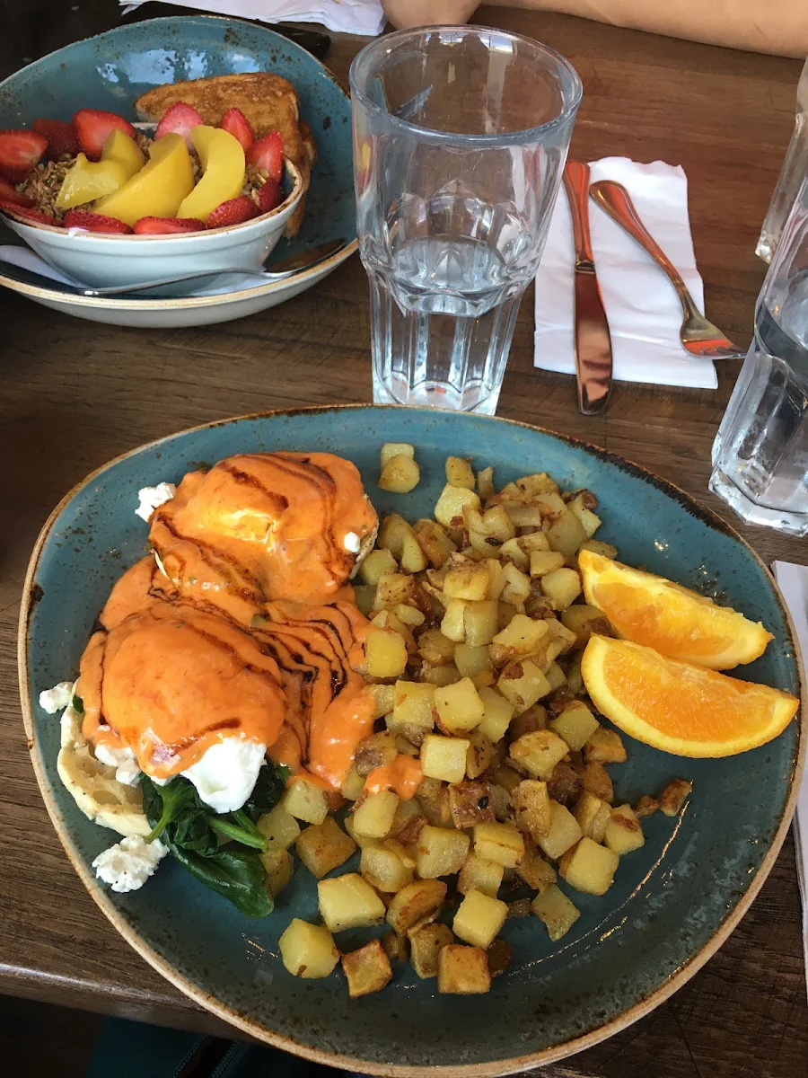 Kensington Benny, Red's Diner in Kensington