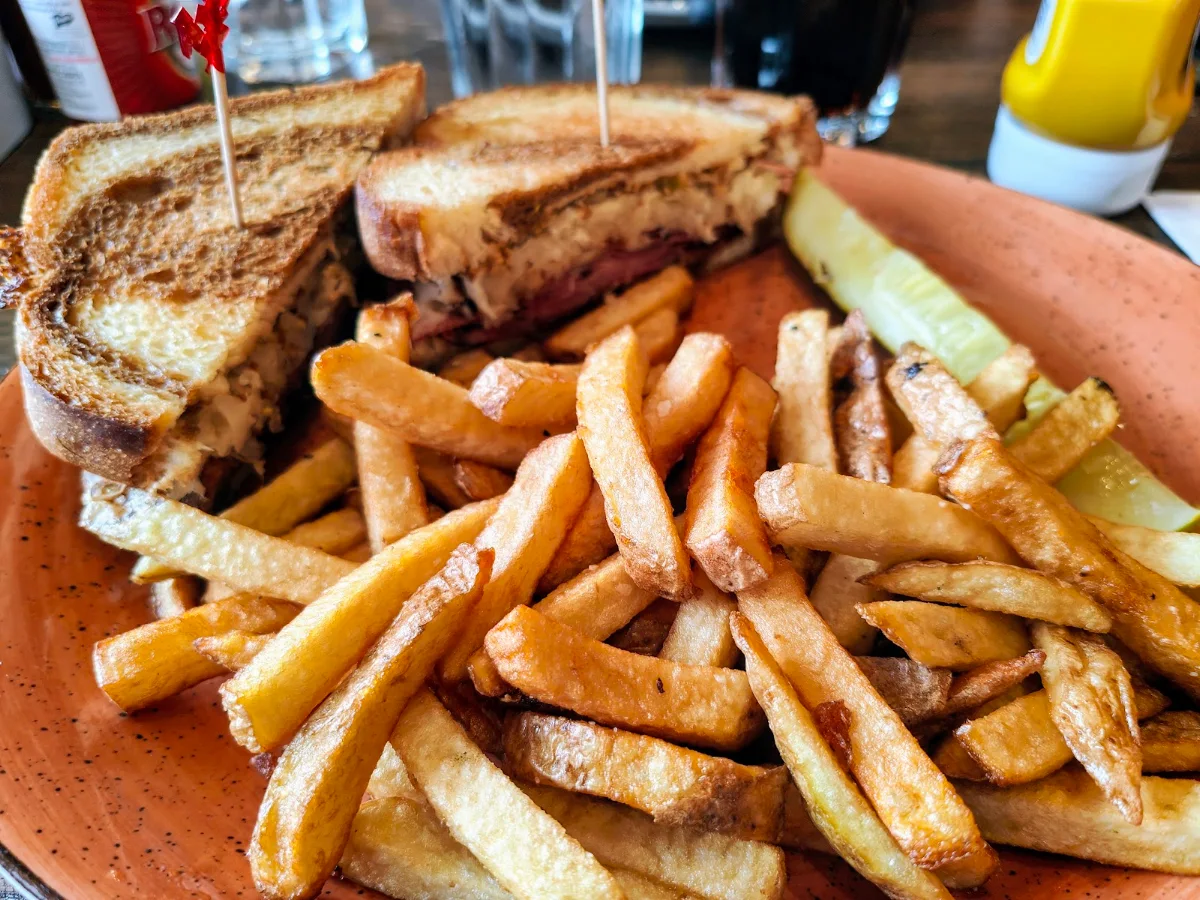 Reuben Sandwich, Red's Diner in Kensington