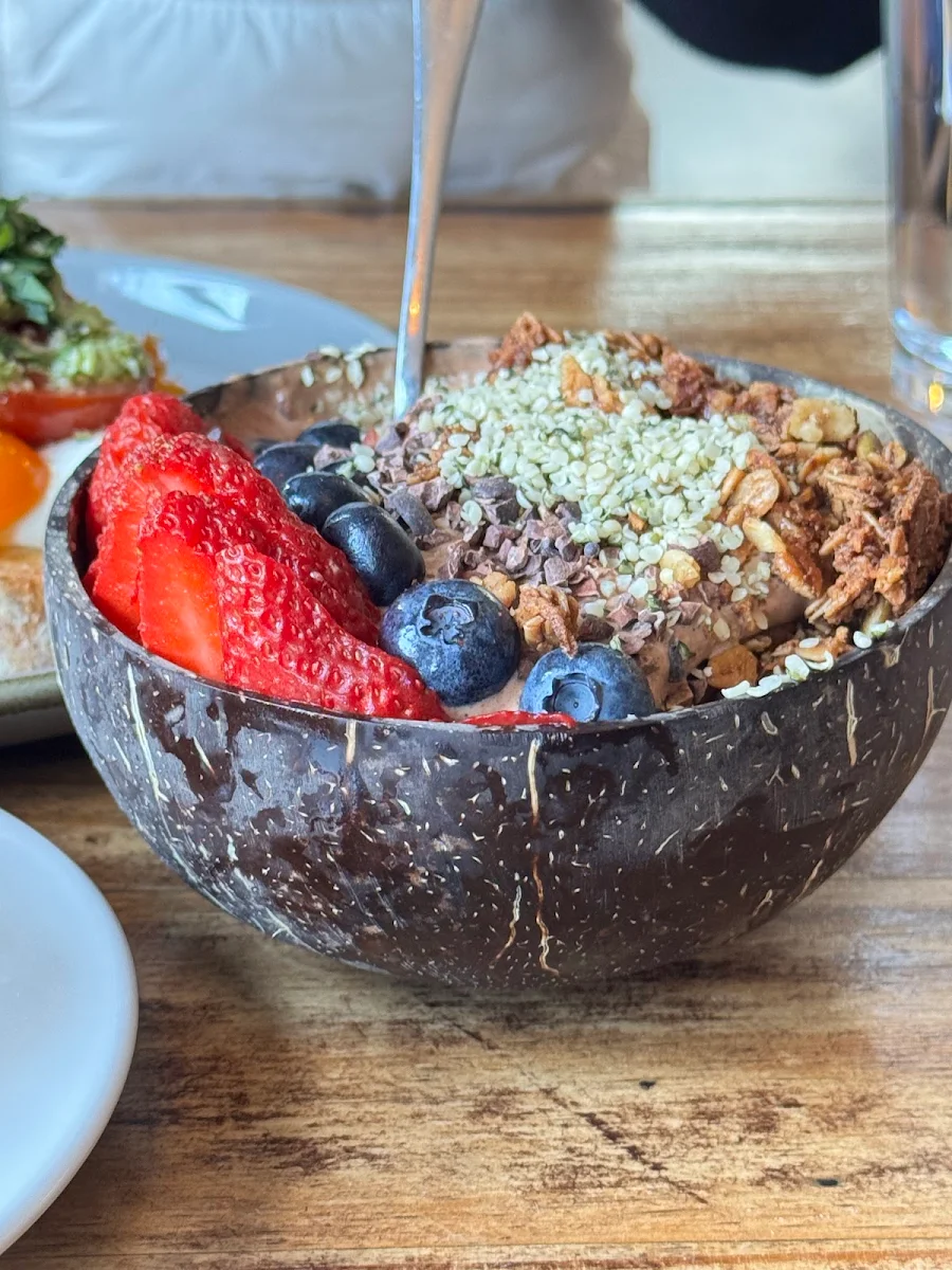 Smoothie Bowl with Fruit Topping