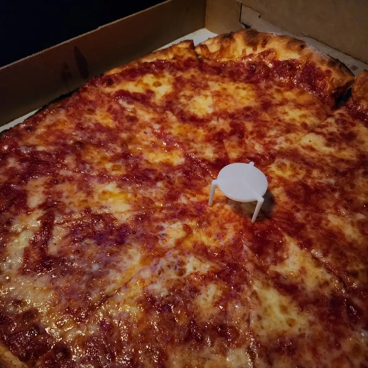 Large Round Pizza with Sweet Sauce