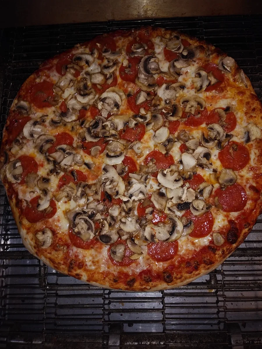 Regular Dough Pepperoni & Mushroom Pizza