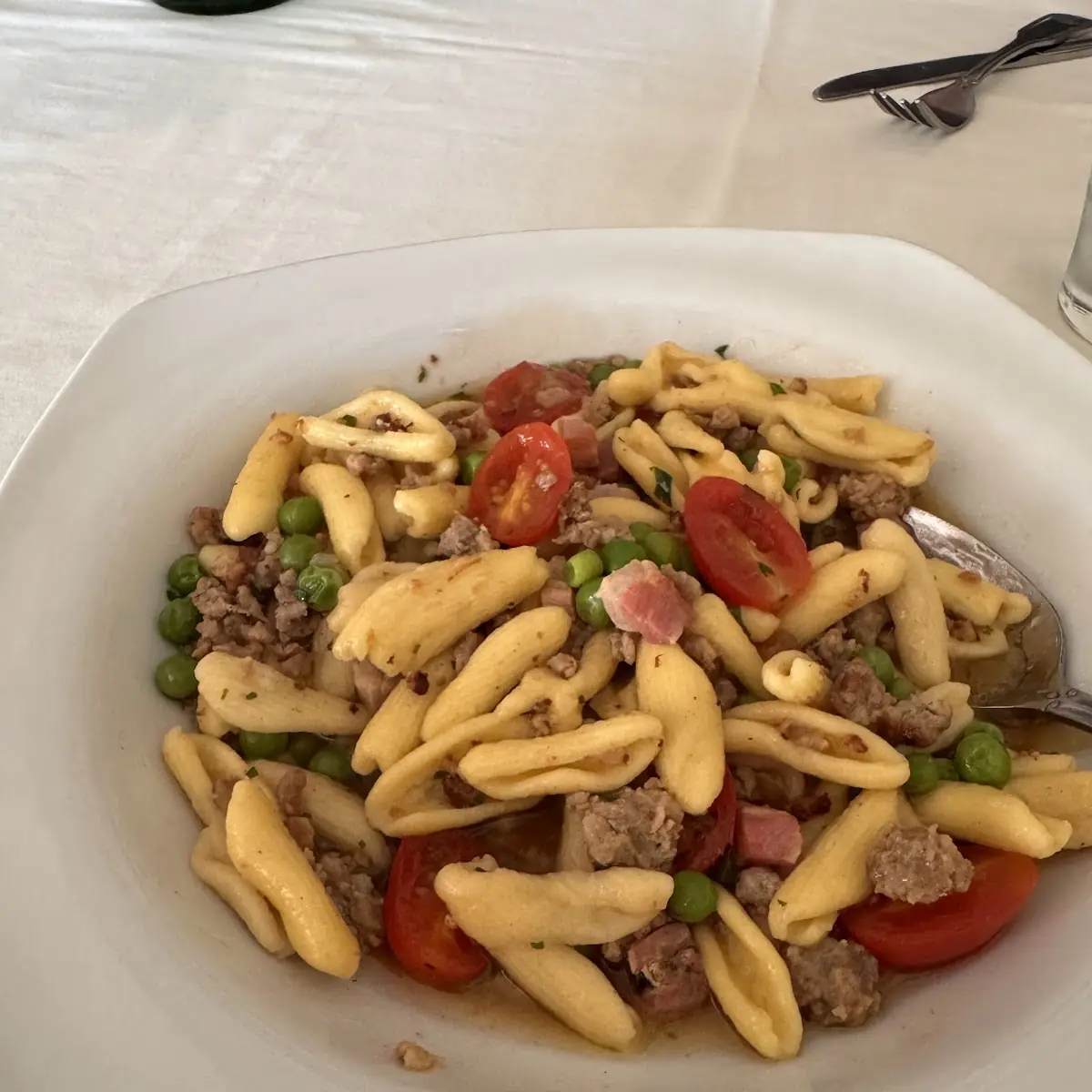 Cavatelli Con Salsiccia Pancetta E Piselli