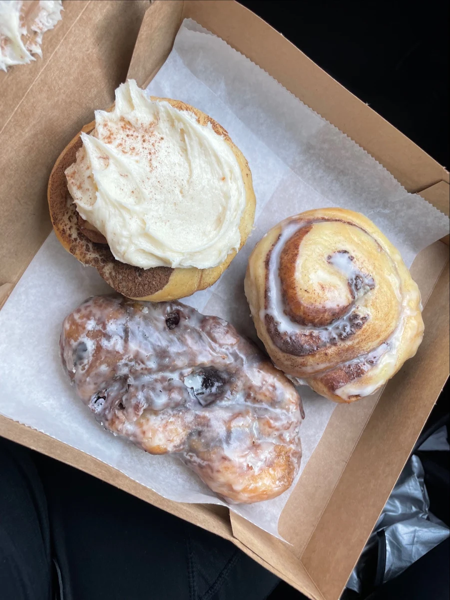 Regular Cinnamon Roll