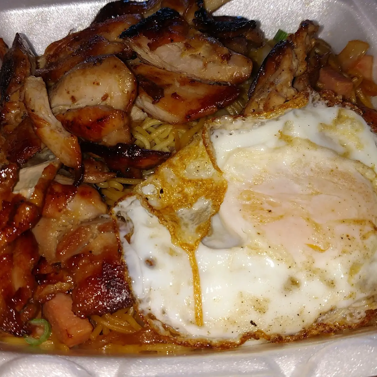 Fried Saimin with Grilled Chicken